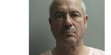 휴스턴 변호사, 다운증후군 아들 살해후 시신 불태워